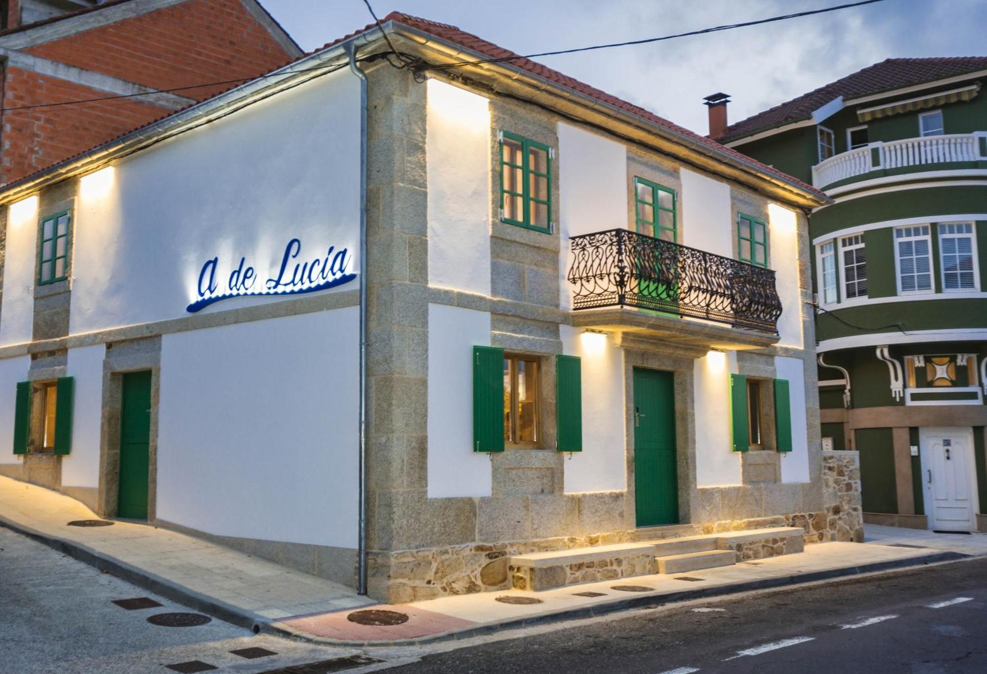 A De Lucia Hotel Quintáns Buitenkant foto