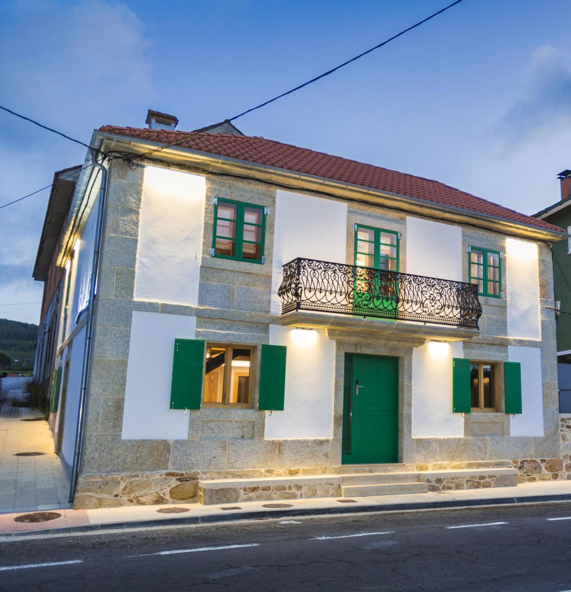 A De Lucia Hotel Quintáns Buitenkant foto