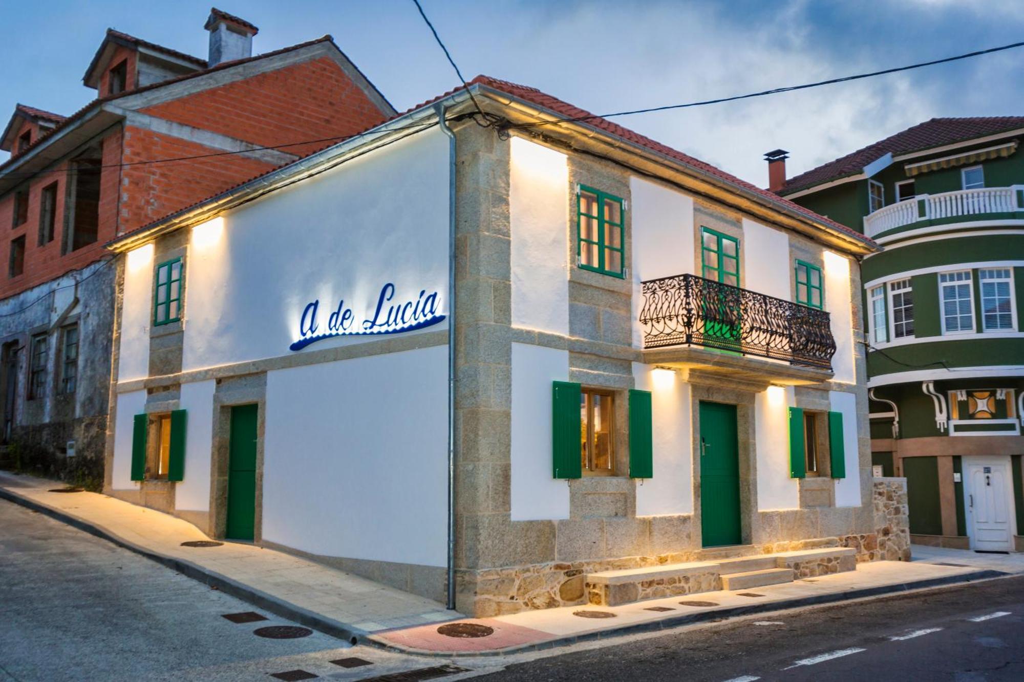 A De Lucia Hotel Quintáns Buitenkant foto