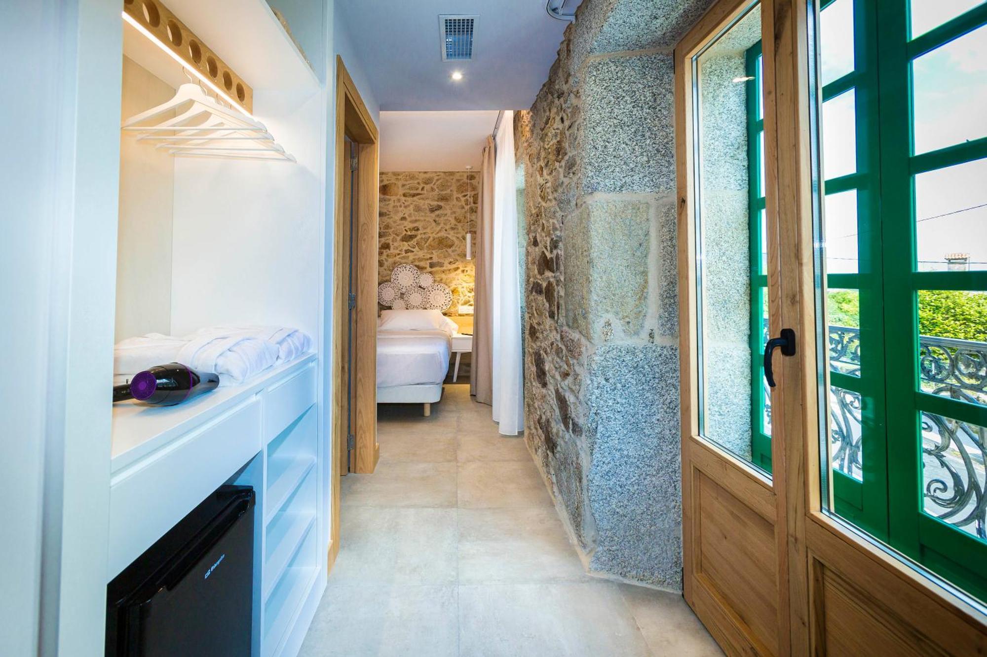 A De Lucia Hotel Quintáns Buitenkant foto